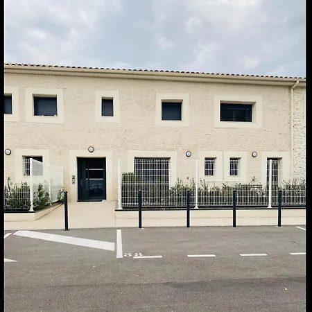 Moderne Proche De Et Parking Gratuit Lattes